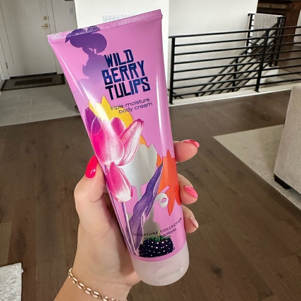NWT wild berry tulips lotion